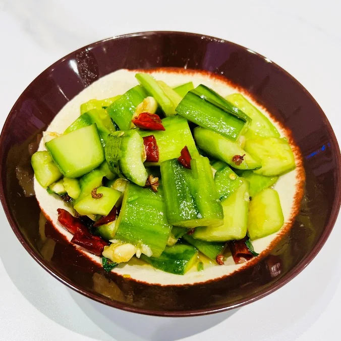 拍黄瓜 cucumber salad